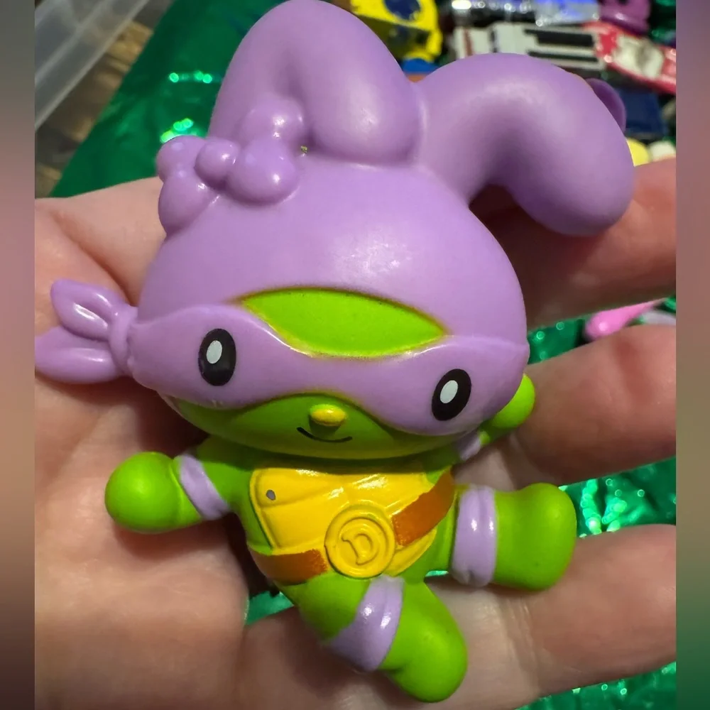 Mini figures Hello Kitty TMNT Donatello, Zuru Husky dog, magic mixlings figure